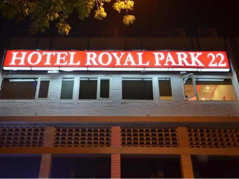 皇家公园22酒店 Chandīgarh 外观 照片